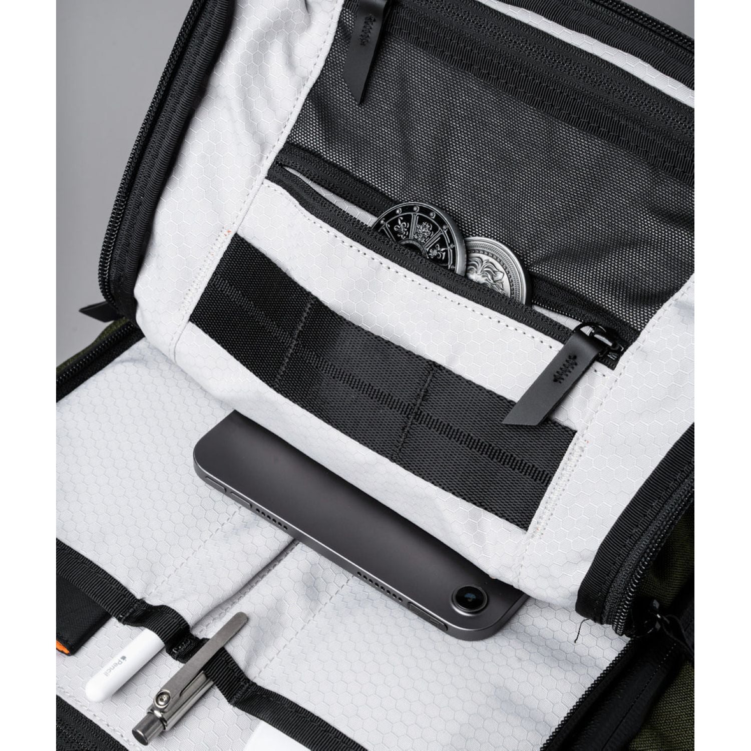ALPAKA Elements Travel (35L) Axoflux 600D Backpack + Removable Waist Strap (SA)