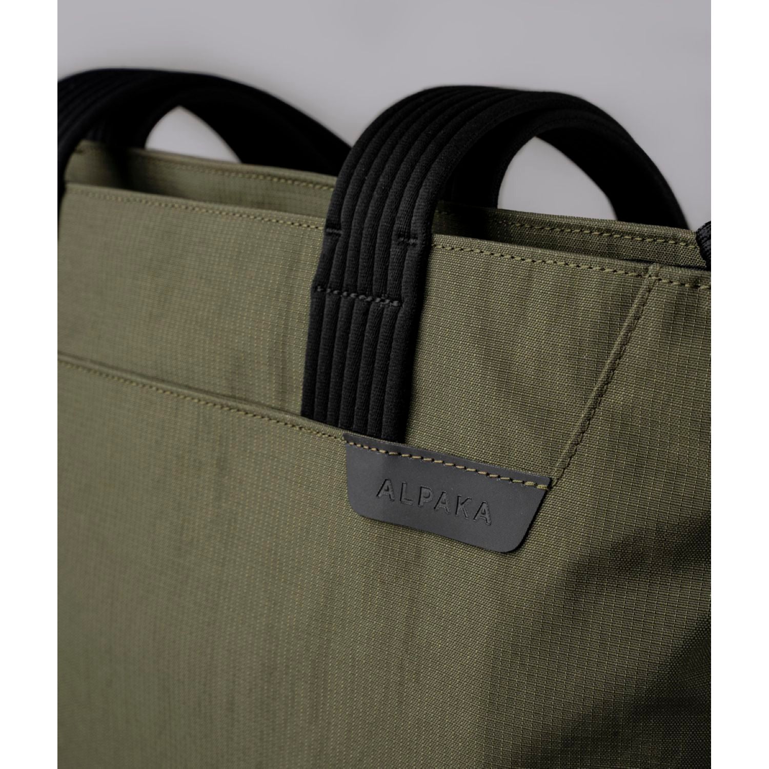 ALPAKA Flight Tote Bag (M)