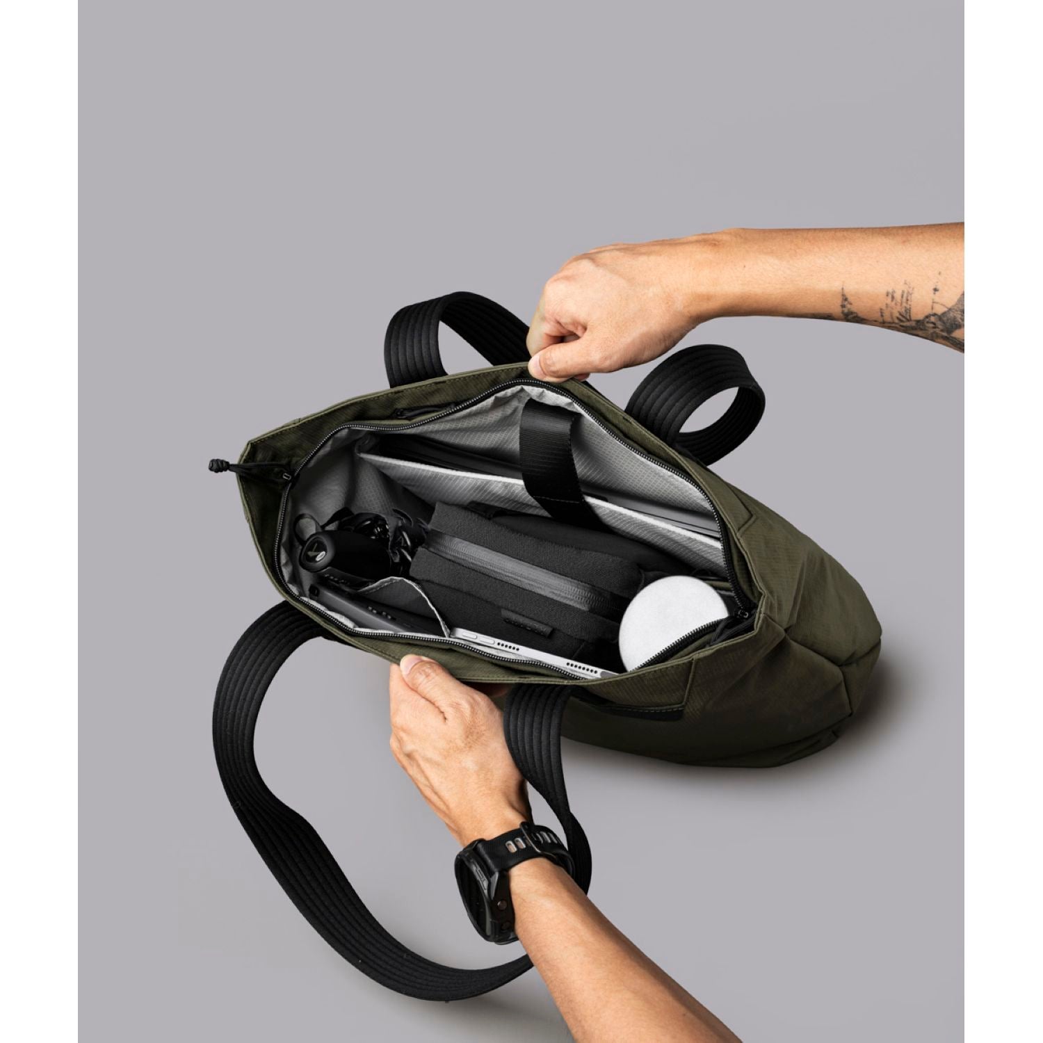 ALPAKA Flight Tote Bag (M)