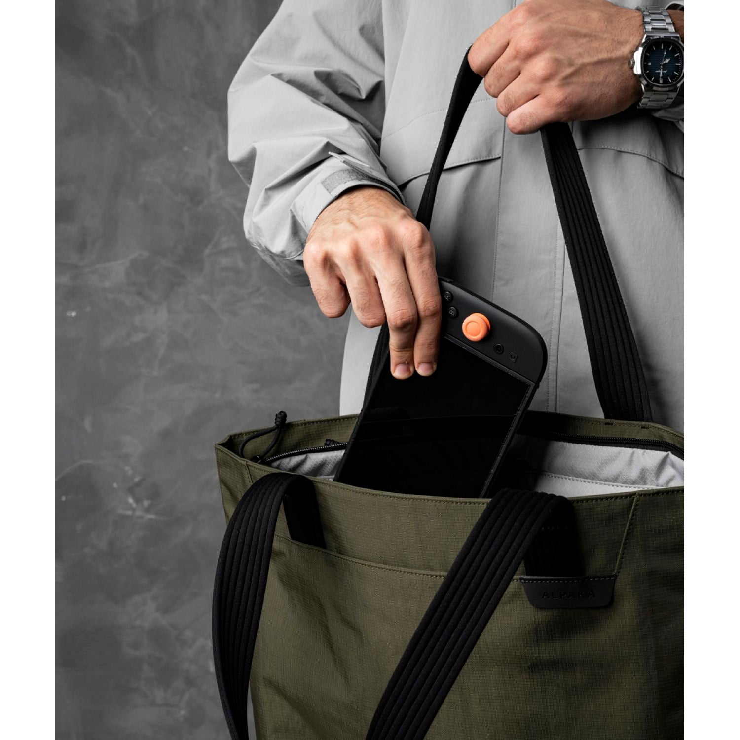 ALPAKA Flight Tote Bag (M)