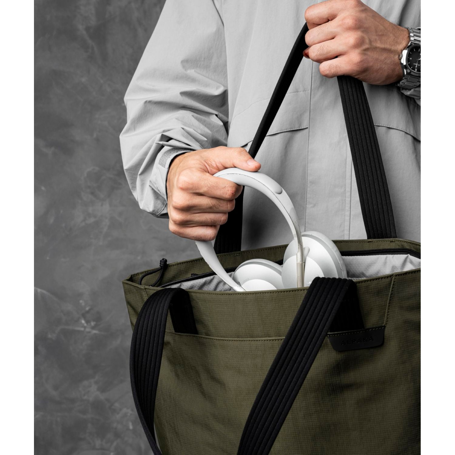 ALPAKA Flight Tote Bag (M)