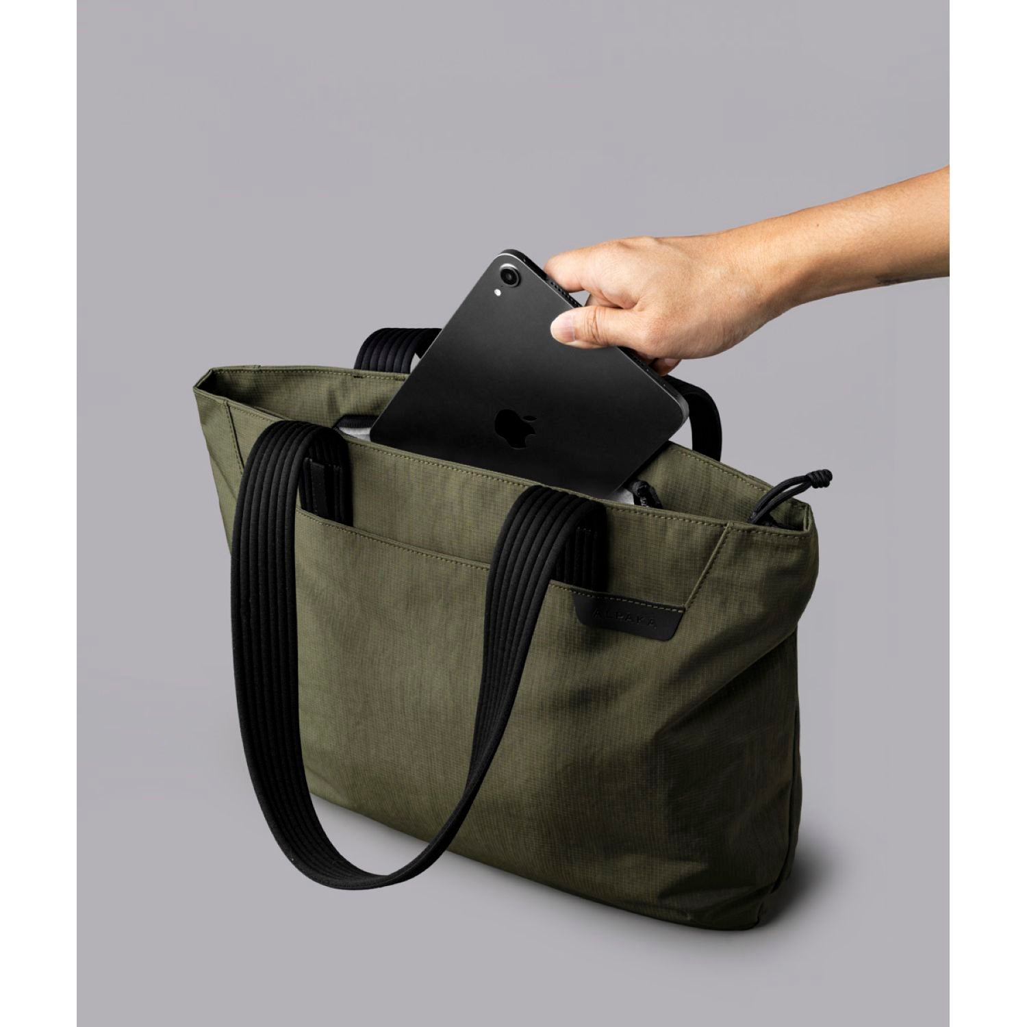 ALPAKA Flight Tote Bag (M)