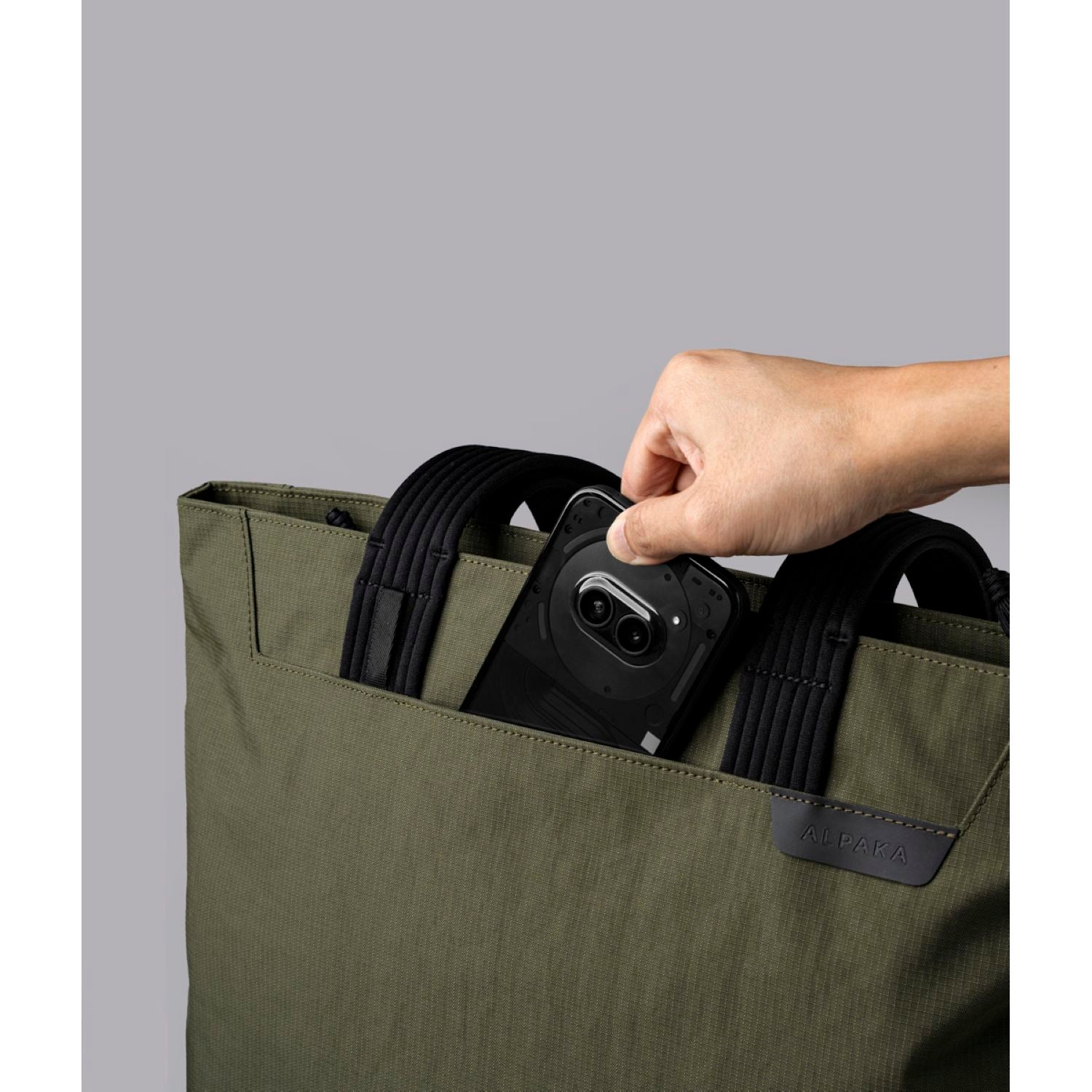 ALPAKA Flight Tote Bag (M)
