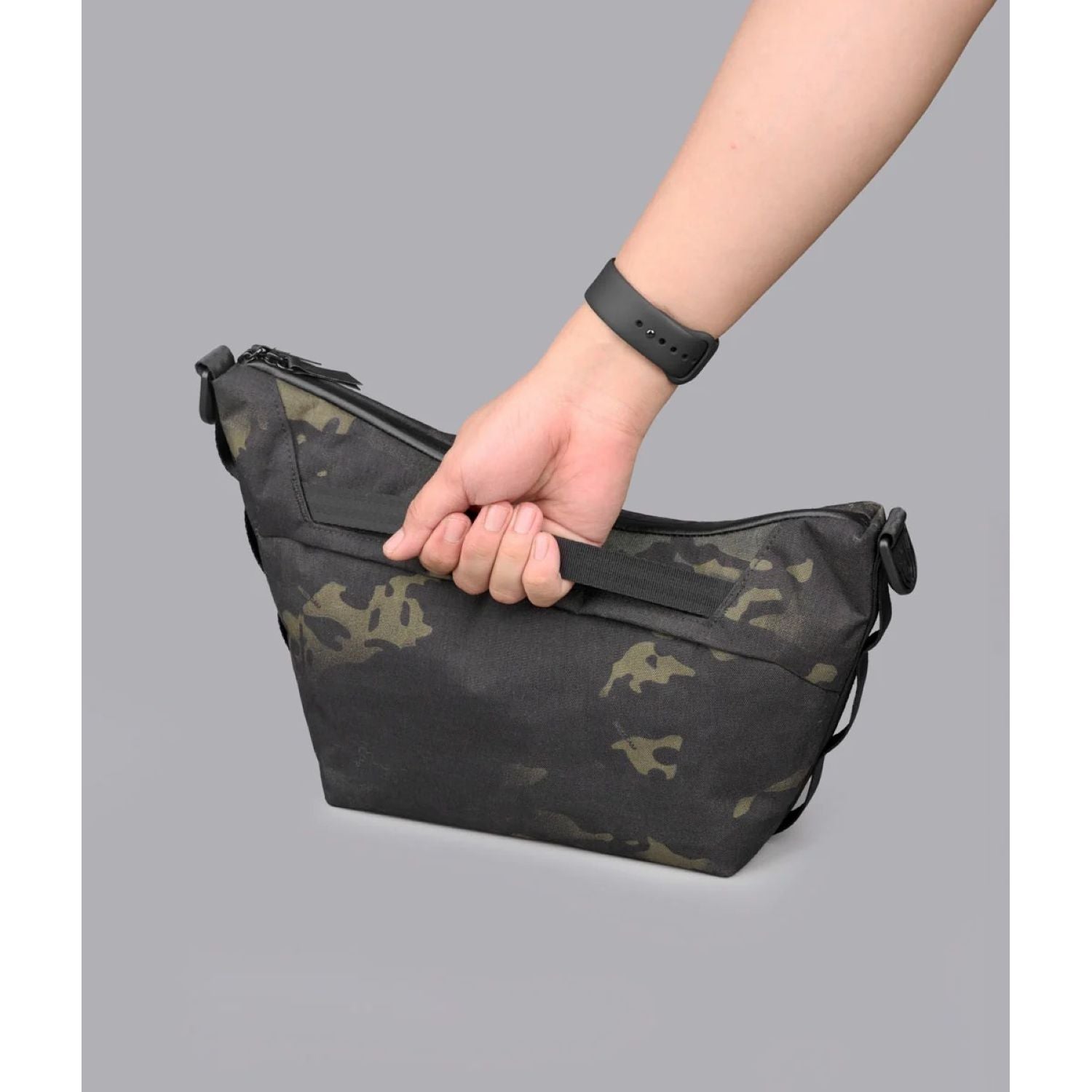ALPAKA Flow Satchel With Padded Strap 4L