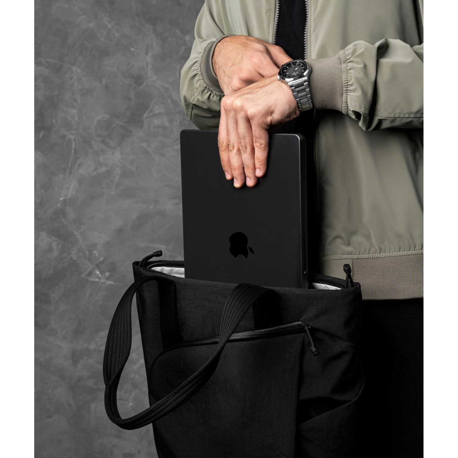 ALPAKA Flow Tote Pack