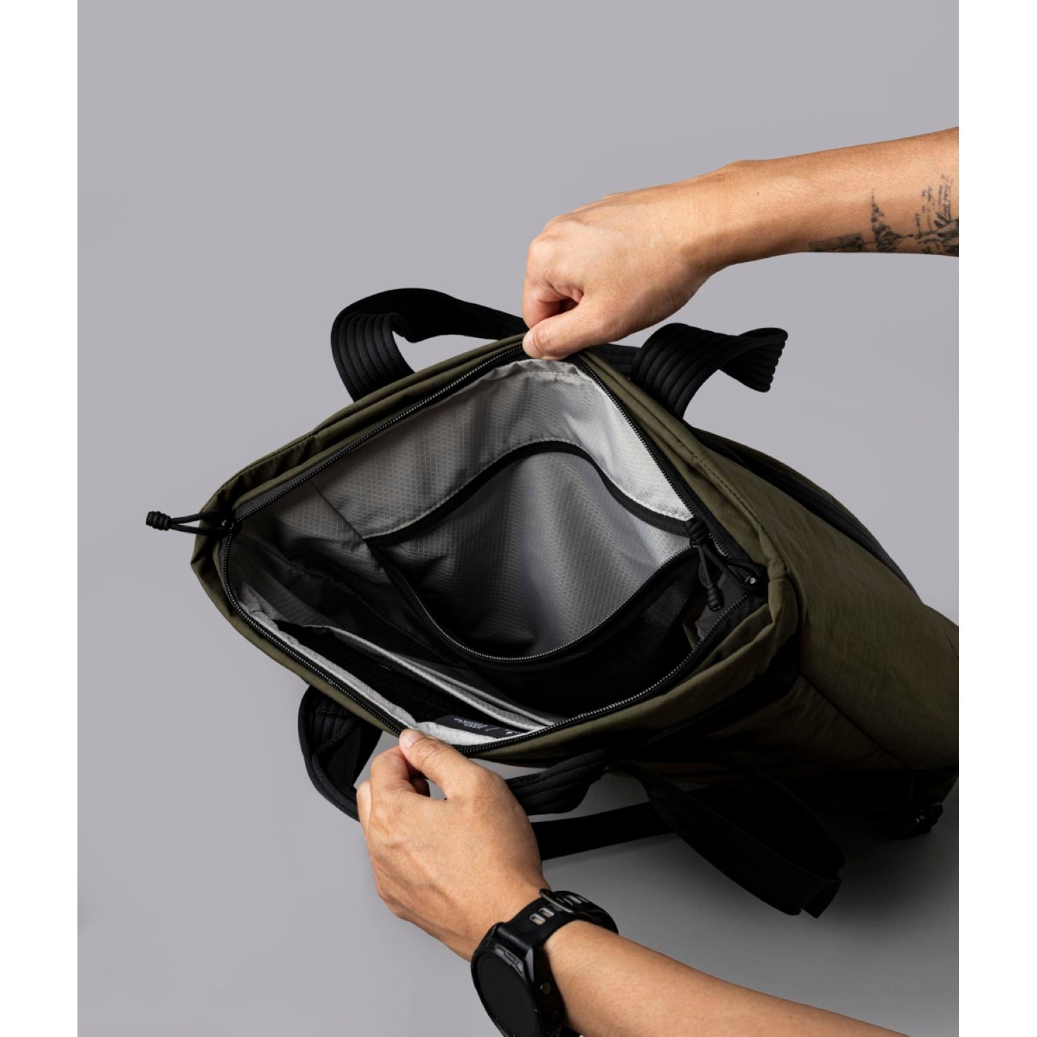 ALPAKA Flow Tote Pack