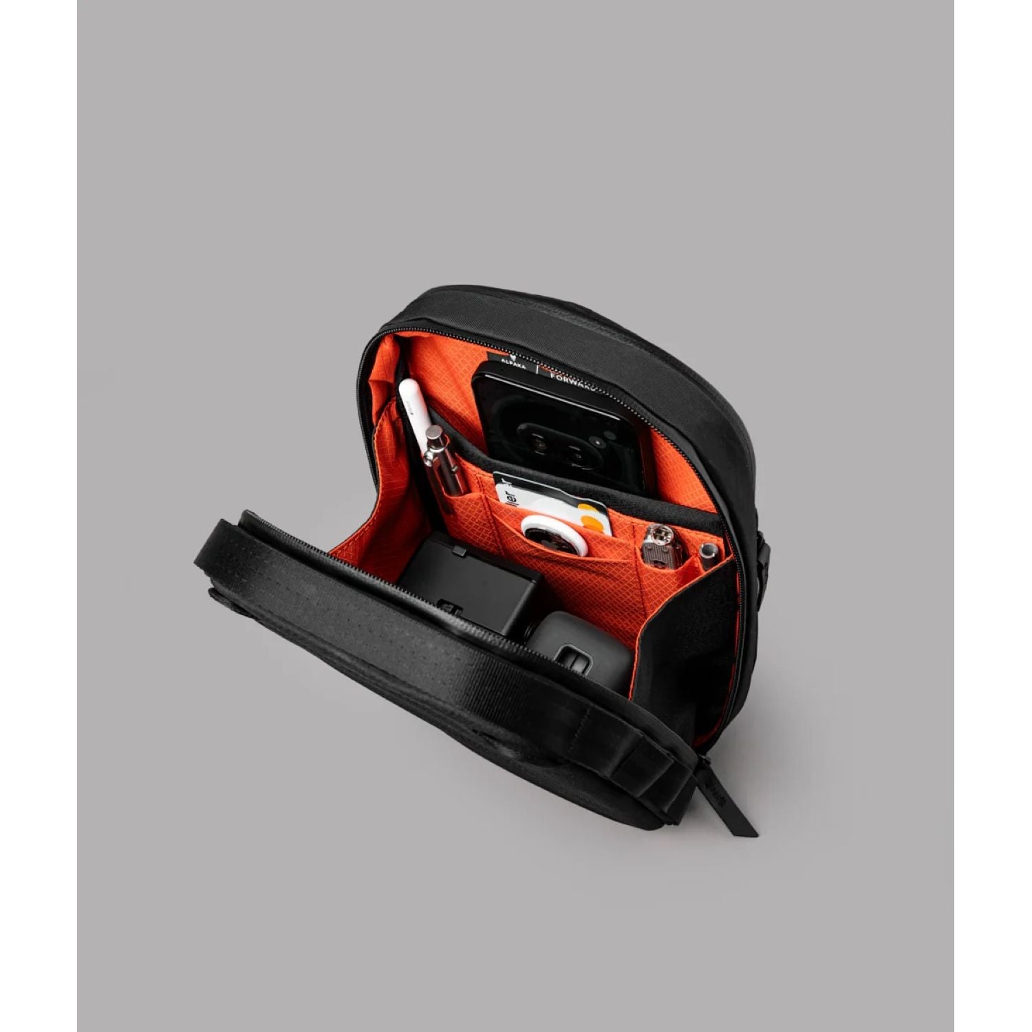 ALPAKA Metro Sling Max