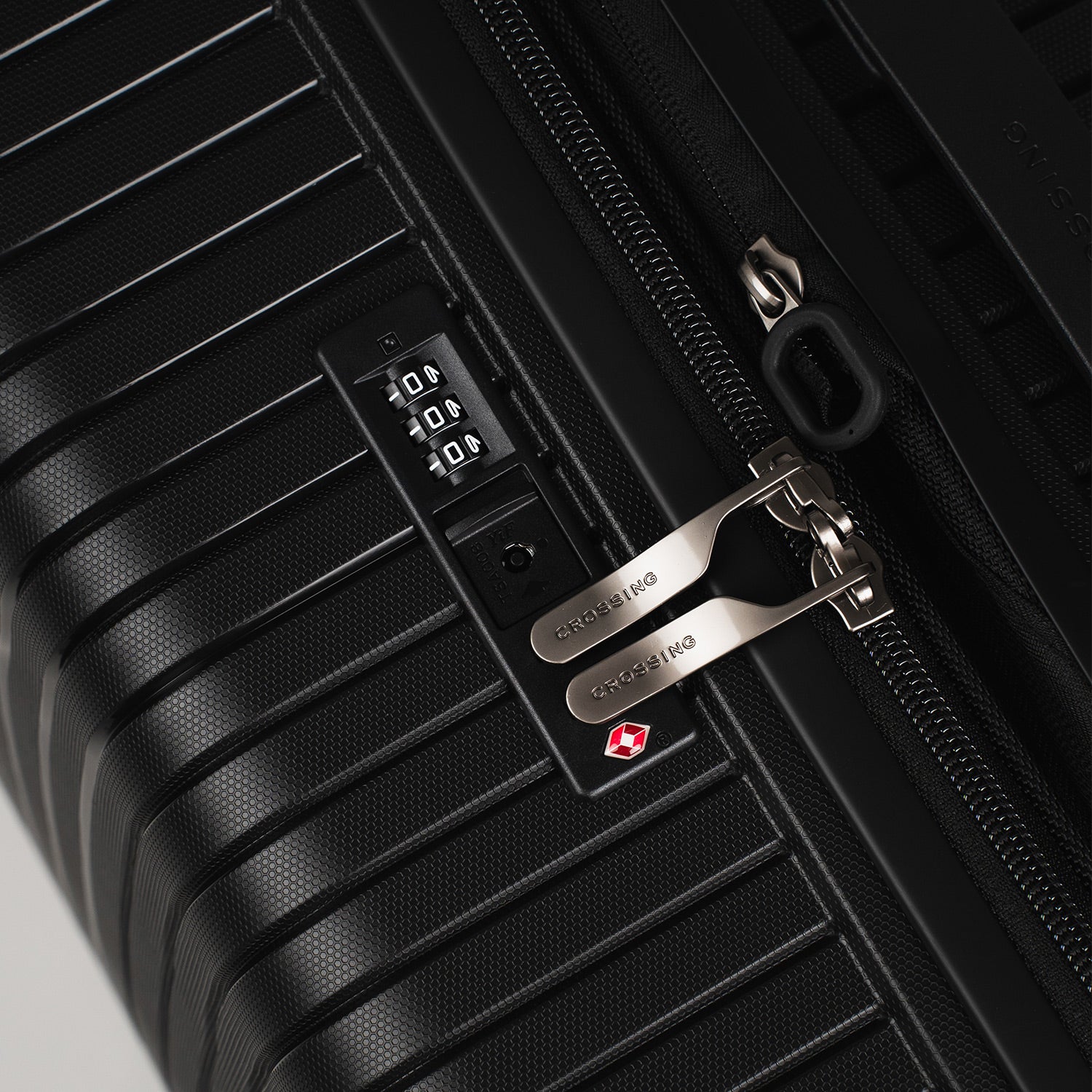 Crossing GLID Polypropylene Large 30" Luggage