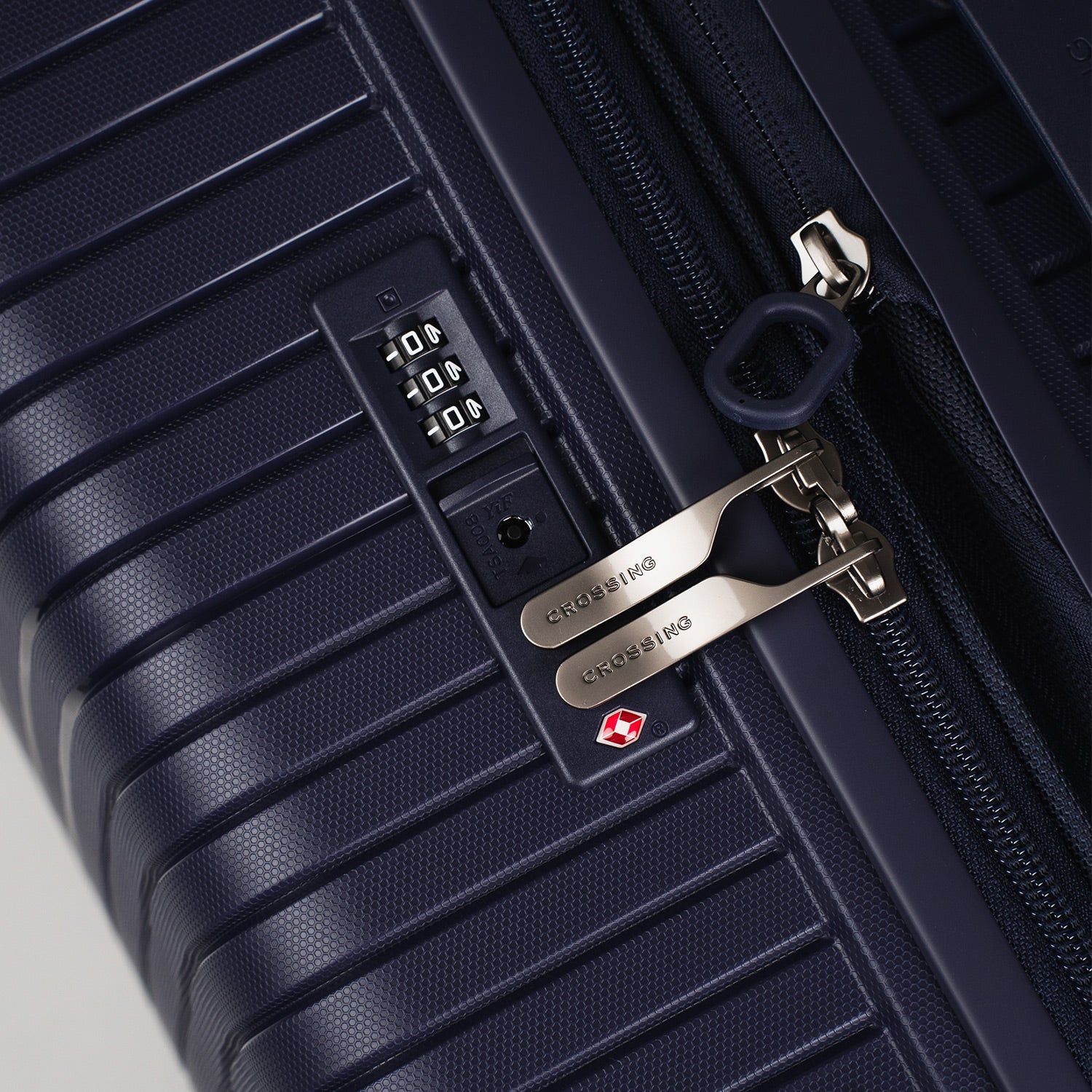 Crossing GLID Polypropylene Large 30" Luggage