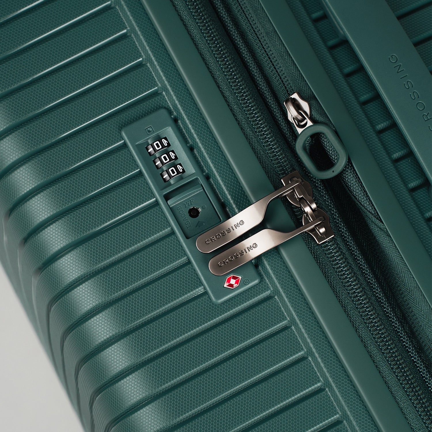 Crossing GLID Polypropylene Large 30" Luggage