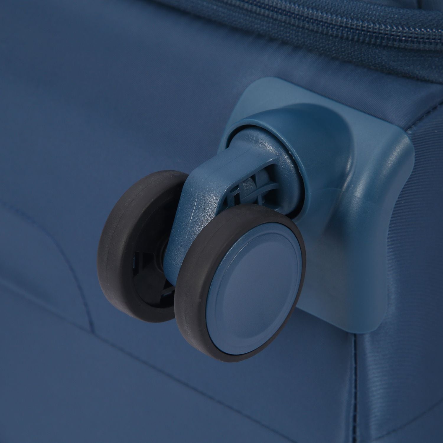 Crossing NOVA Nylon Soft Case Medium Luggage T25