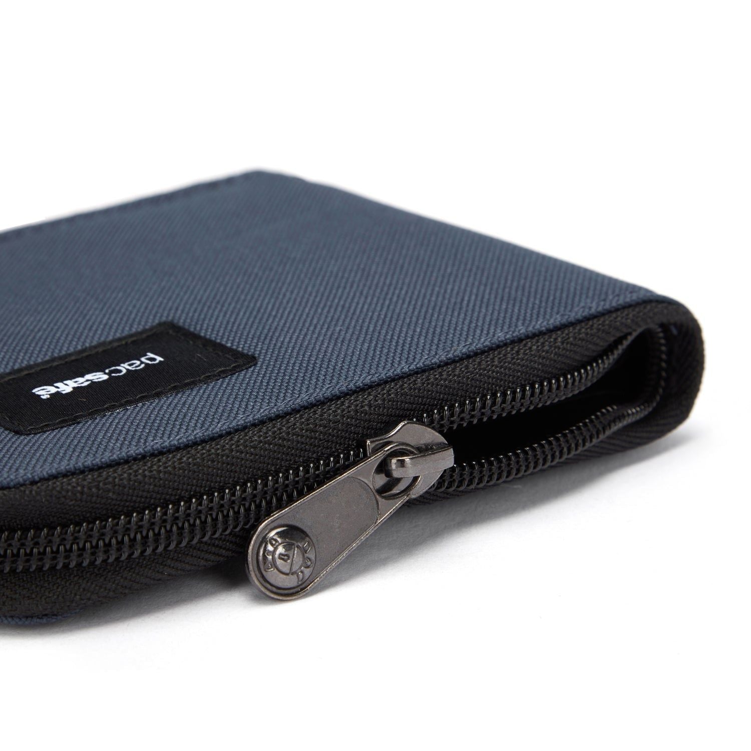 Pacsafe RFIDsafe RFID Blocking Zip Around Wallet (SA)