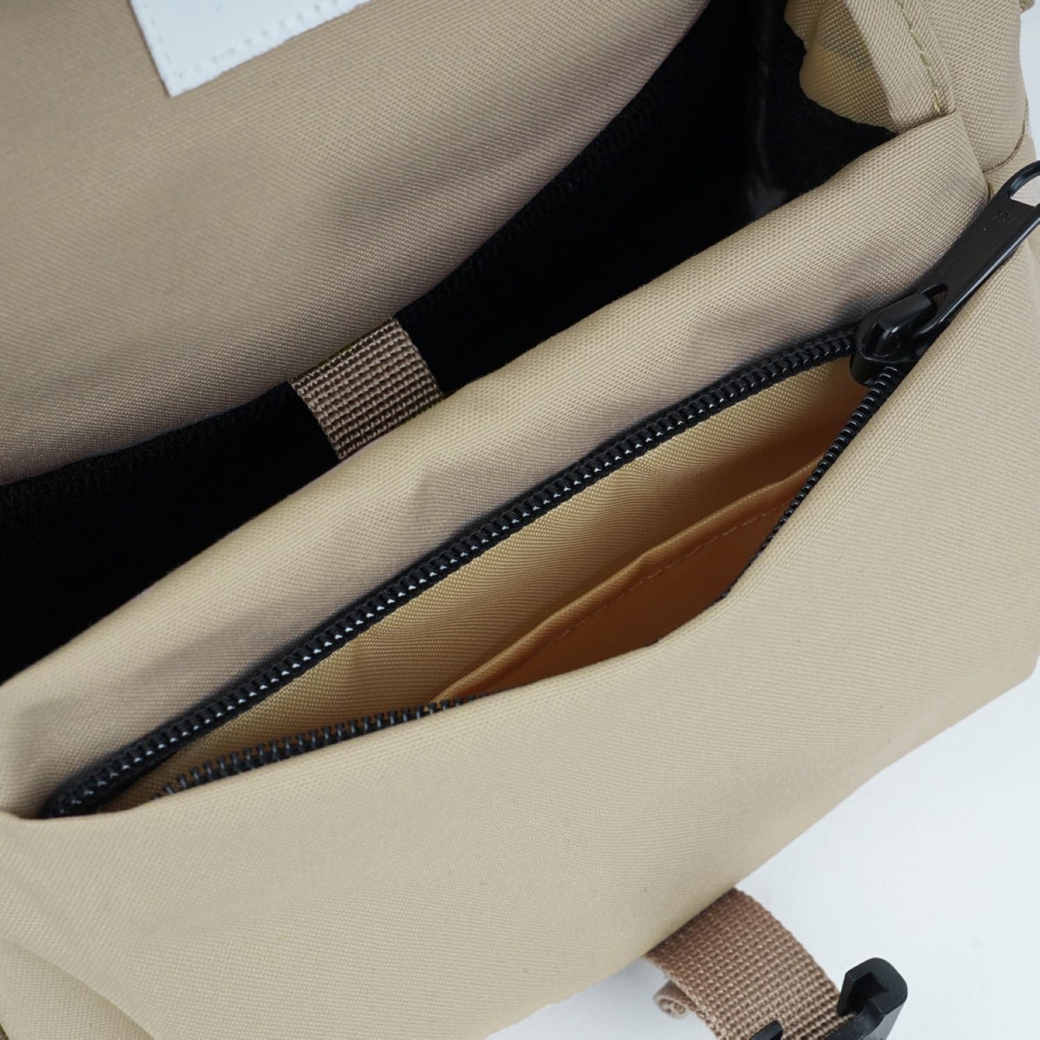 Hellolulu Venus Compact Camera Bag (S) Recycled