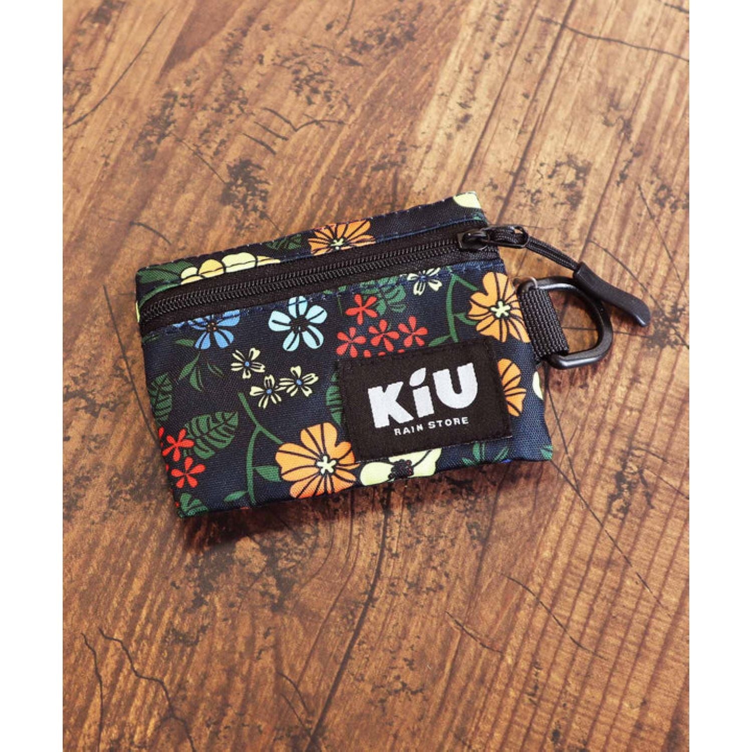 KiU Water Repellent Multi Case