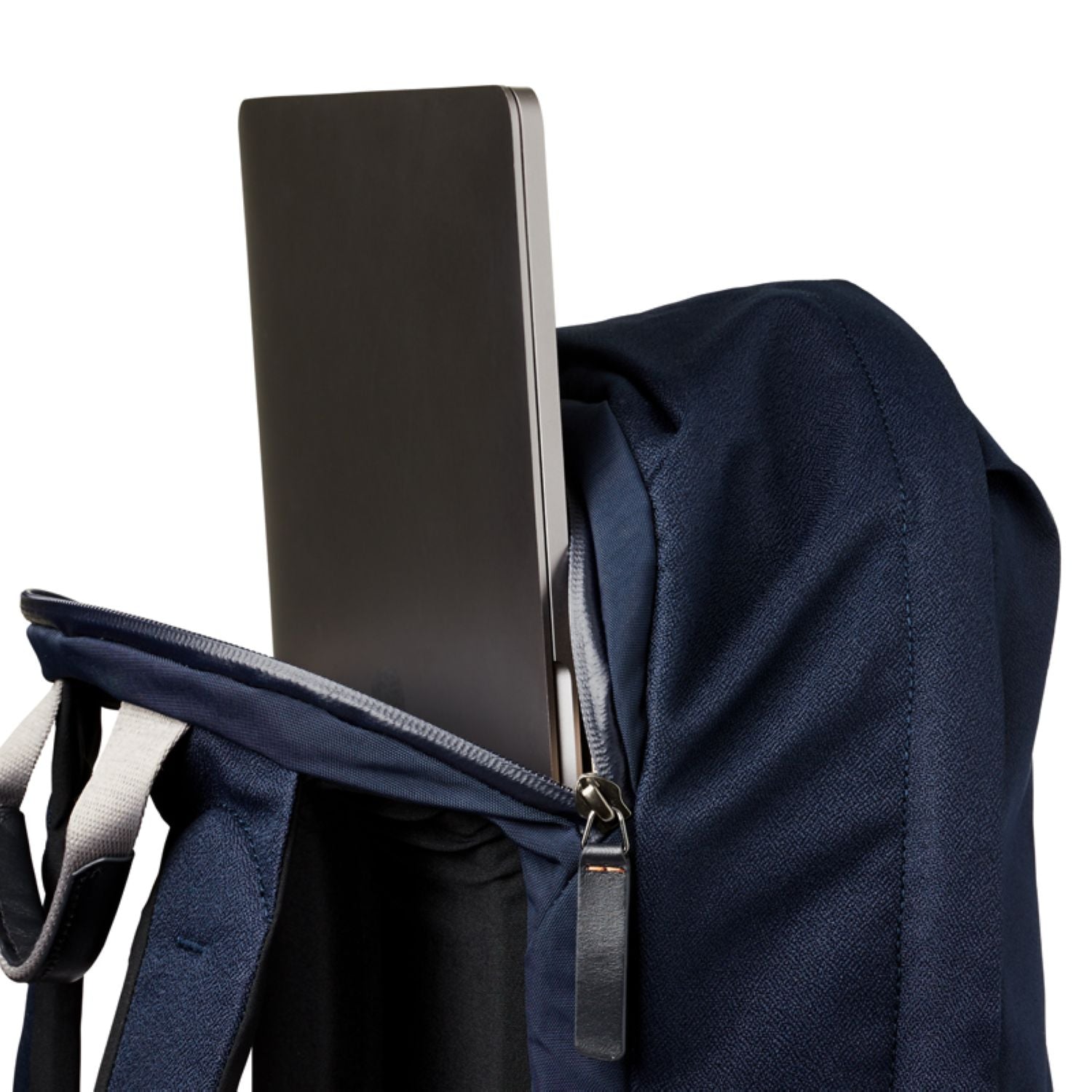 bellroy-classic-backpack-plus-second-edition-navy-5