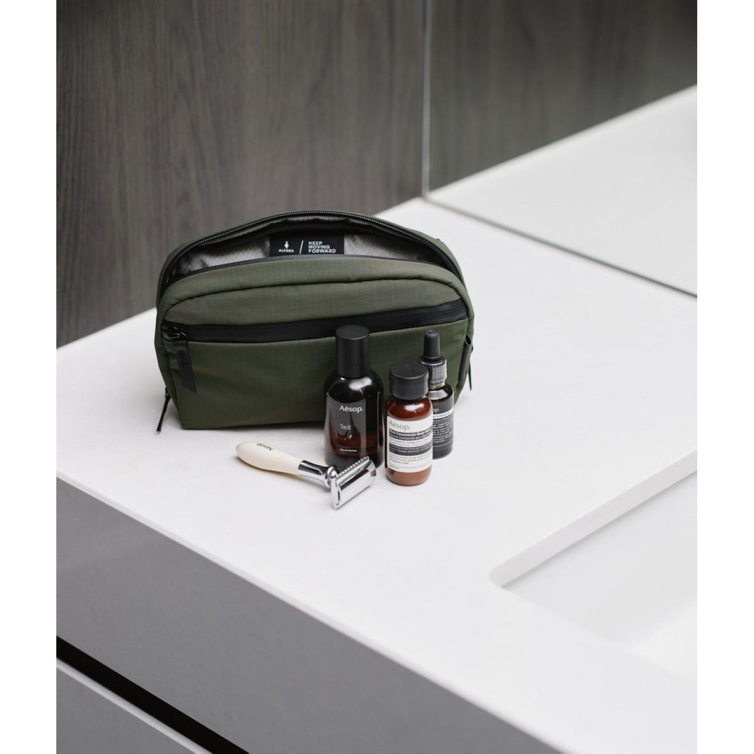 ALPAKA Toiletry Bag