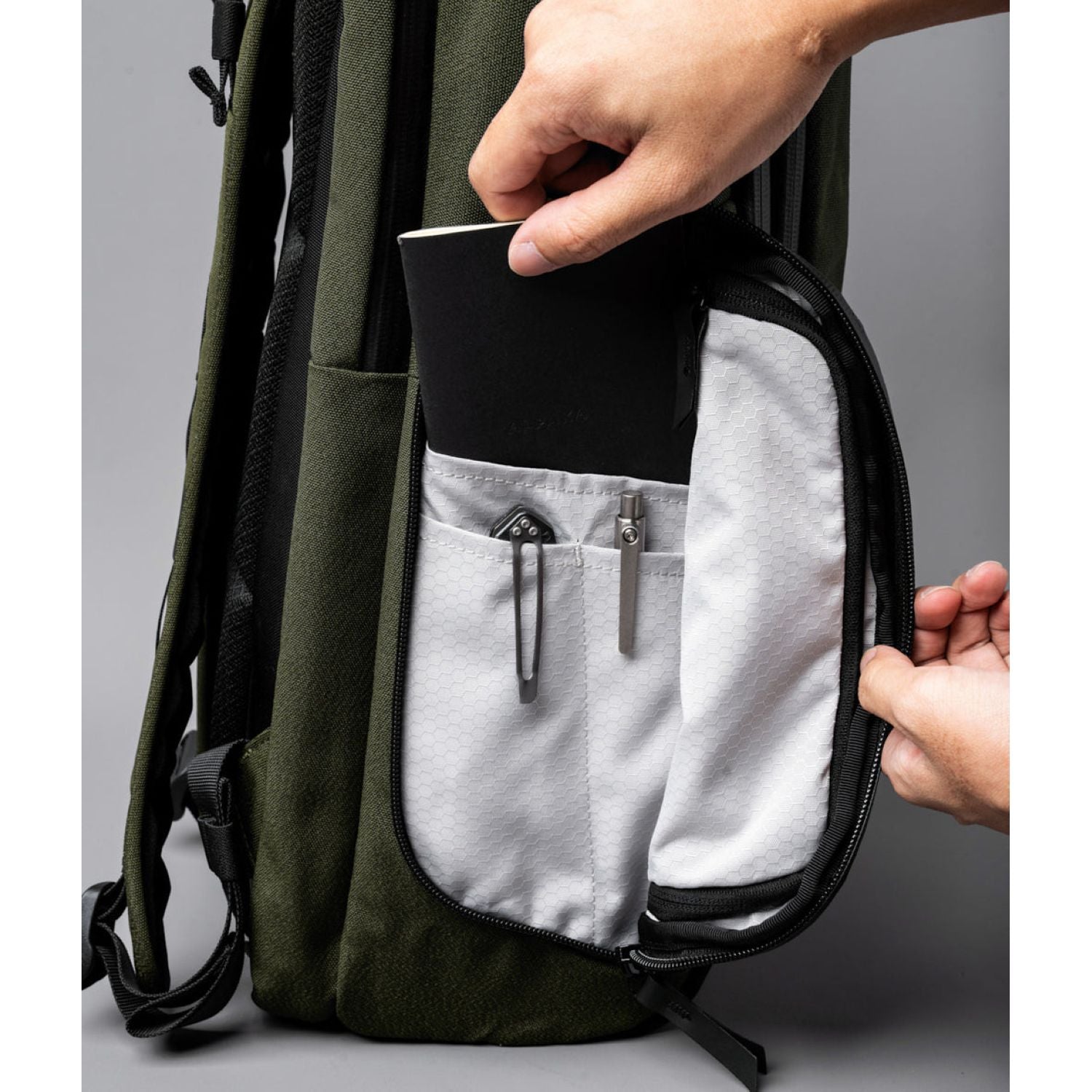 ALPAKA Elements Travel (35L) Axoflux 600D Backpack + Removable Waist Strap (SA)