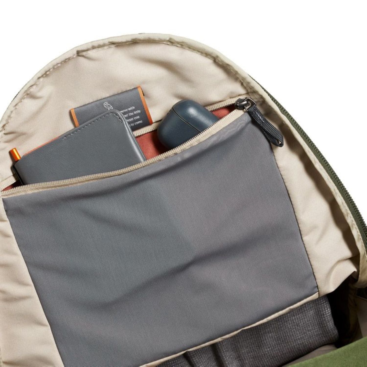 bellroy-classic-backpack-plus-second-edition-ranger-green-4