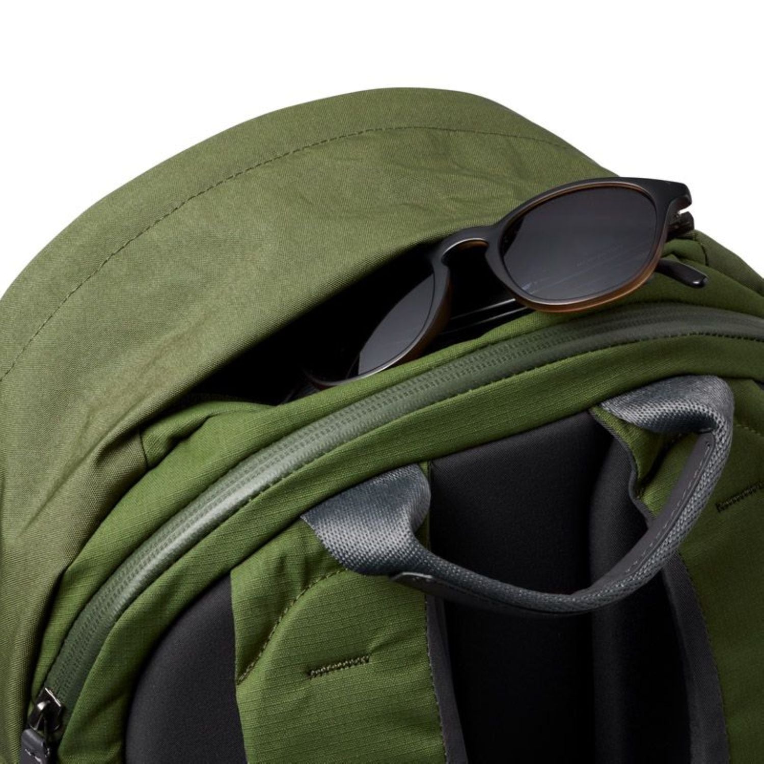 bellroy-classic-backpack-plus-second-edition-ranger-green-8