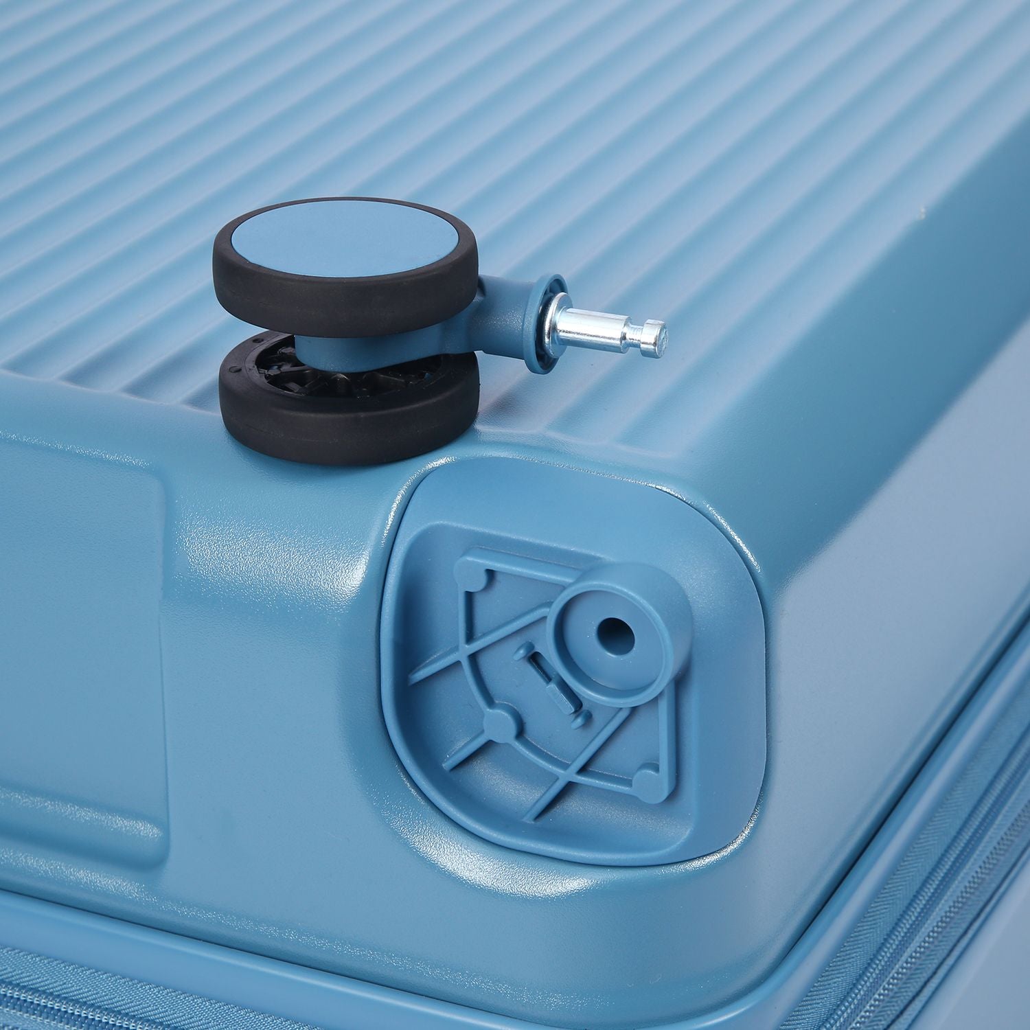 Crossing Vive Polycarbonate Expandable Medium Luggage T25