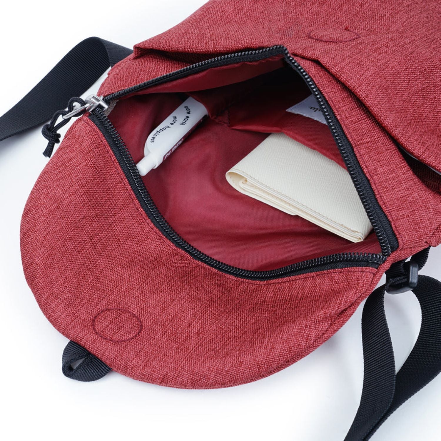 Hellolulu Desi Sling Bag Recycled