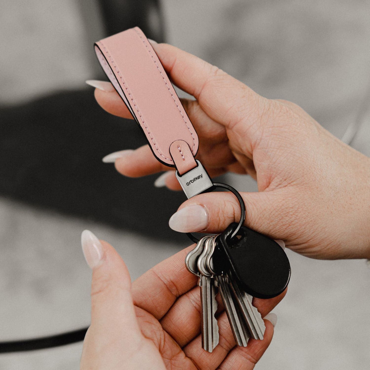 Orbitkey Loop Keychain Leather | Gifts & Lifestyle, Home Organizers, Key Organizers, Travel Accessories, Travel Necessities | Orbitkey Key Organizers-14