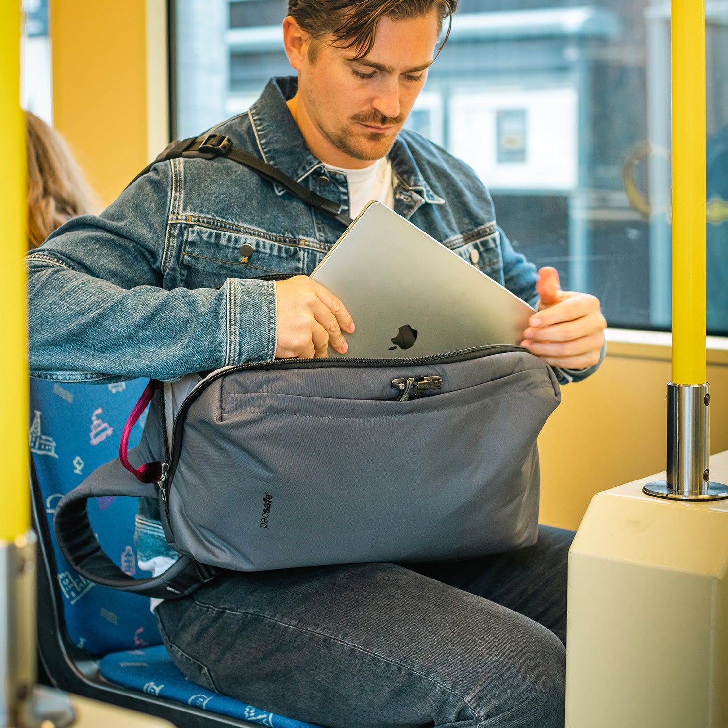 Pacsafe Metrosafe X 13" Commuter Backpack (SA)