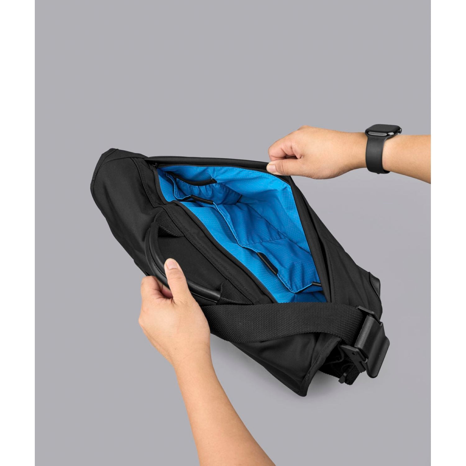 [PRE-ORDER] ALPAKA 7Ven Messenger Decade Edition 16" Ballastic Nylon 840D Bag