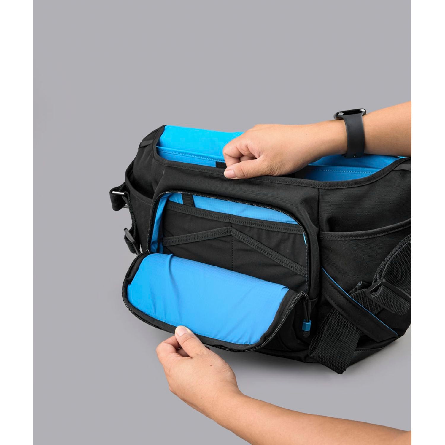 [PRE-ORDER] ALPAKA 7Ven Messenger Decade Edition 16" Ballastic Nylon 840D Bag