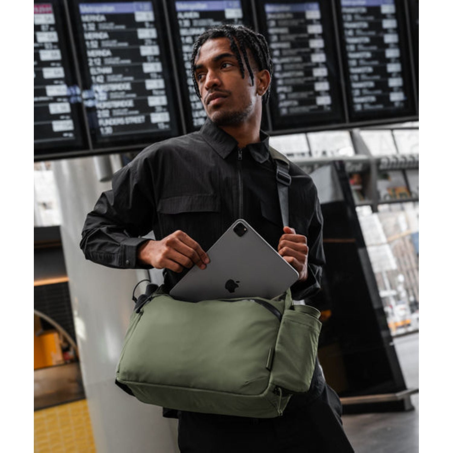 ALPAKA Flight Satchel