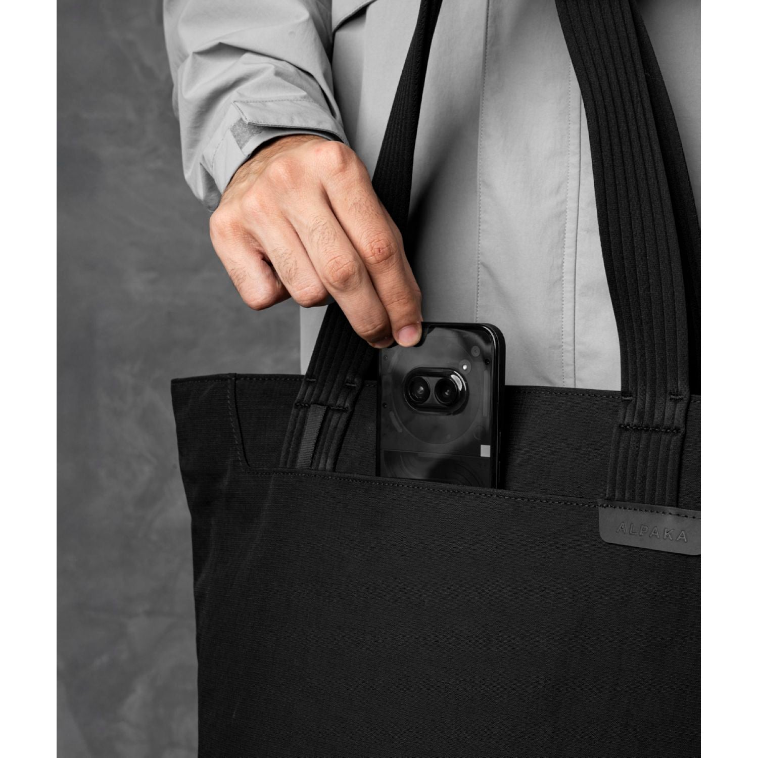 ALPAKA Flight Tote Bag (M)