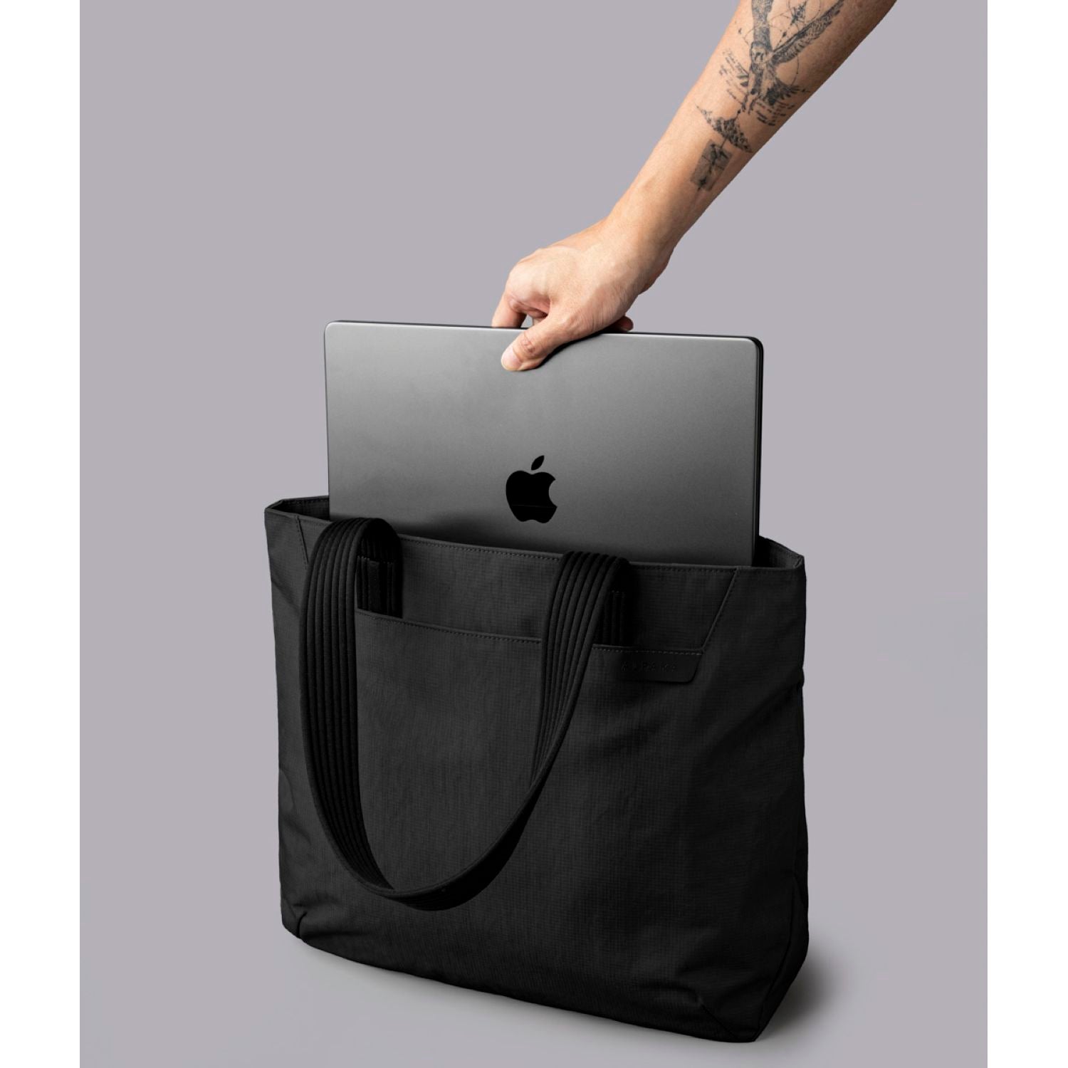 ALPAKA Flight Tote Bag (M)