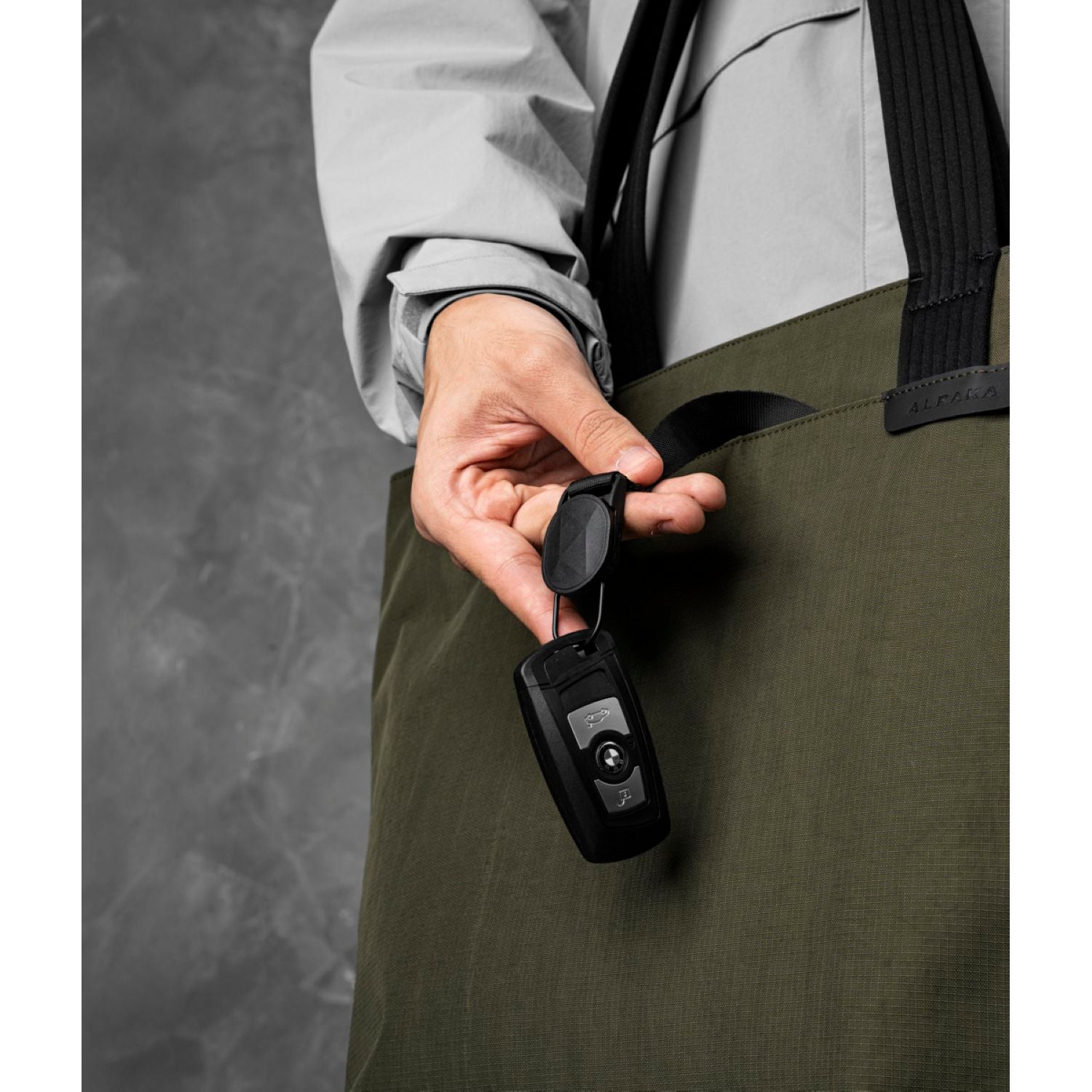 ALPAKA Flight Tote Bag (M)