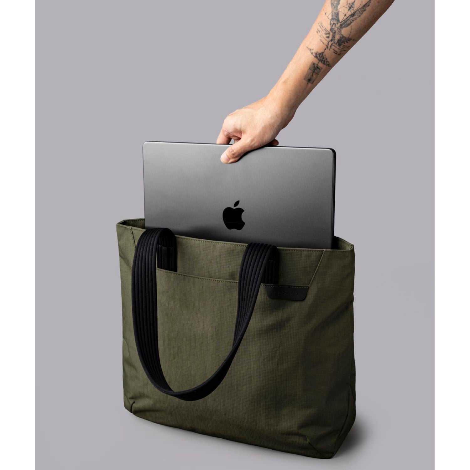 ALPAKA Flight Tote Bag (M)