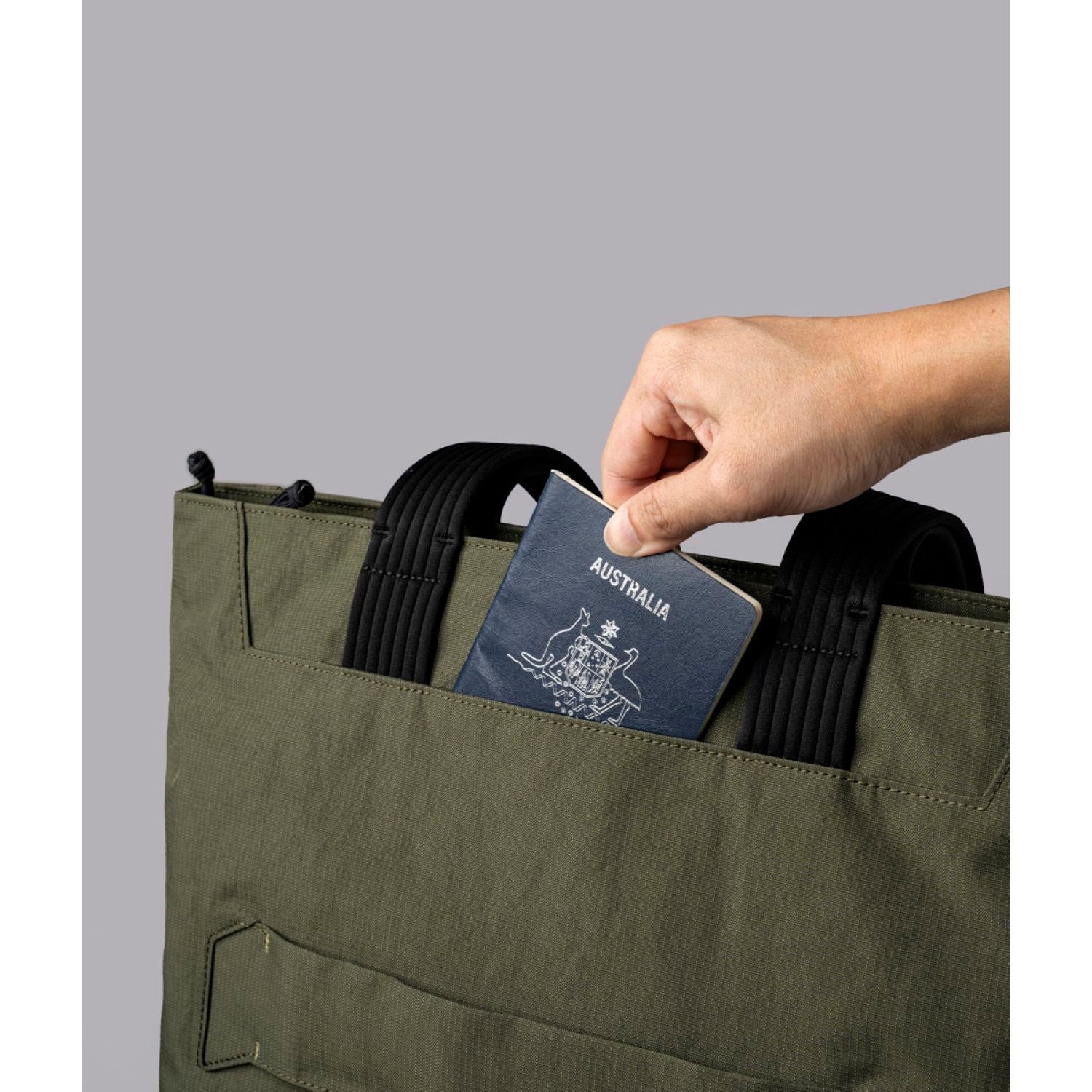 ALPAKA Flight Tote Bag (M)