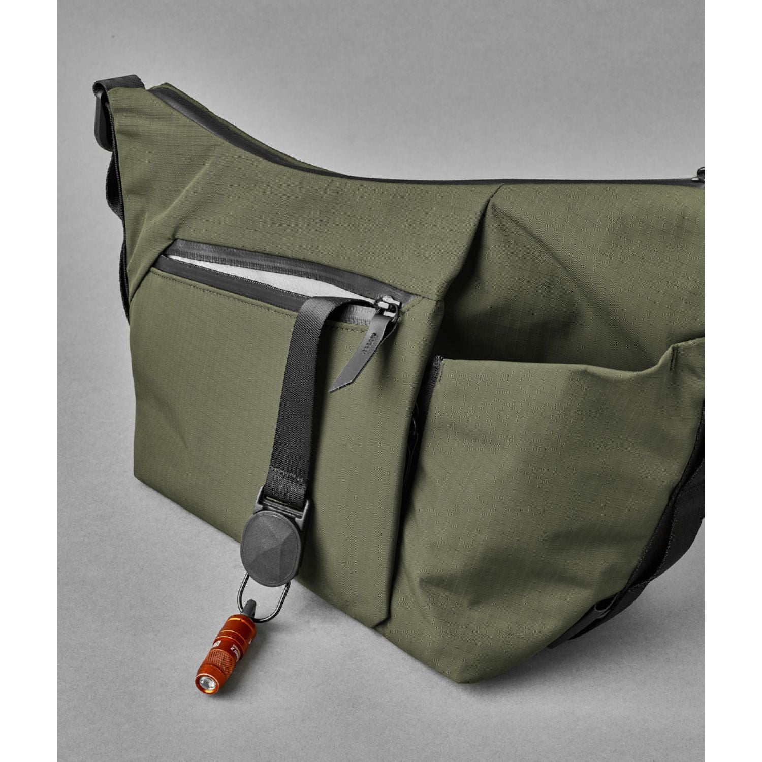 ALPAKA Flow Satchel