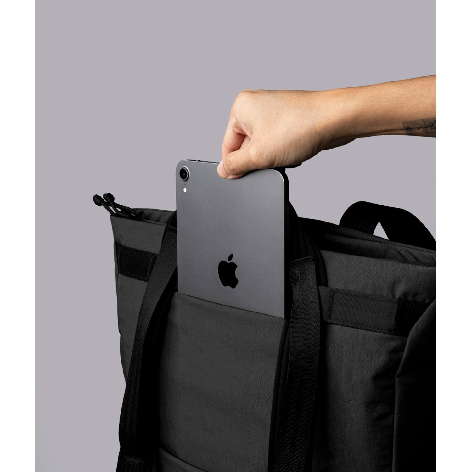 ALPAKA Flow Tote Pack