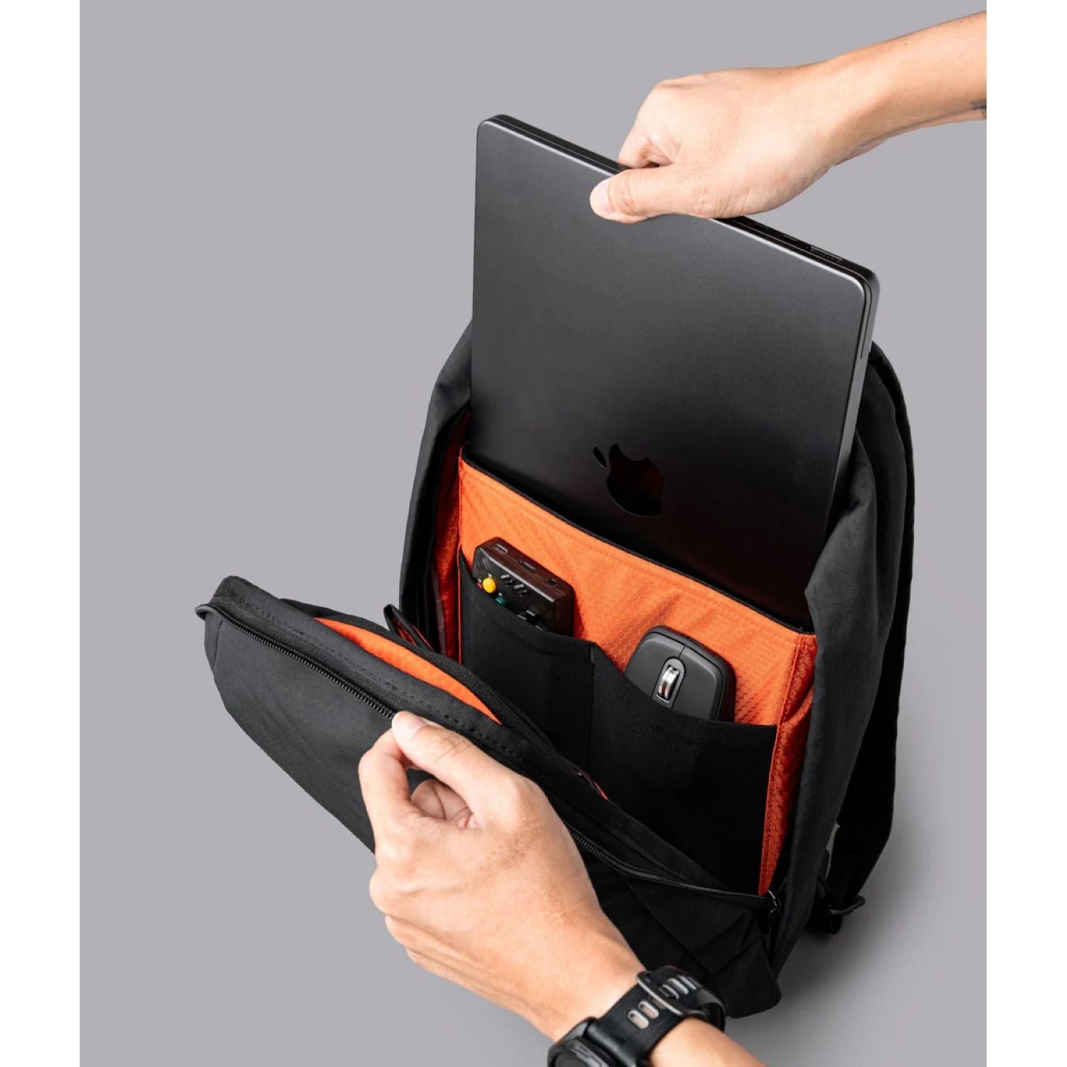 ALPAKA Metro Backpack