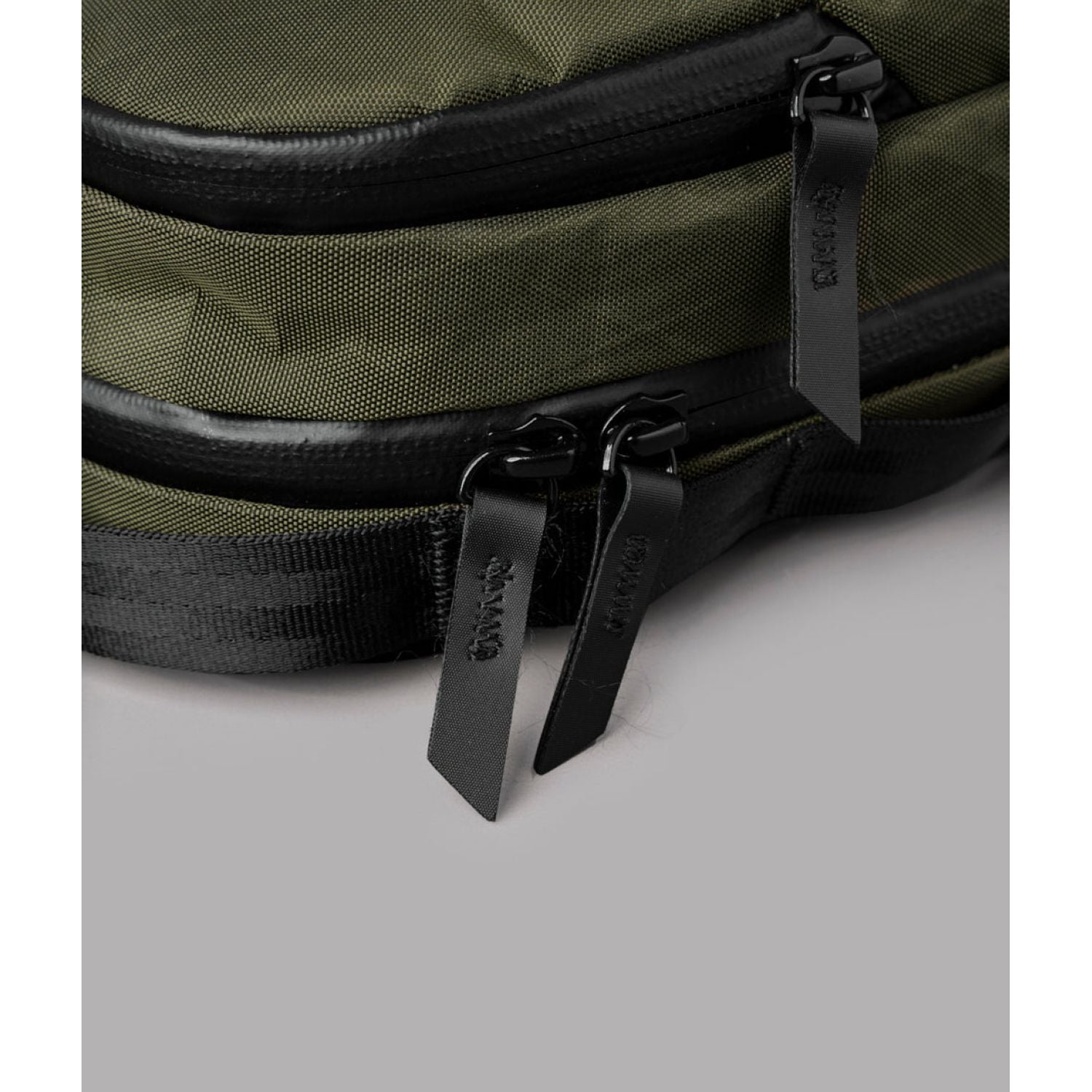 ALPAKA Metro Sling Max