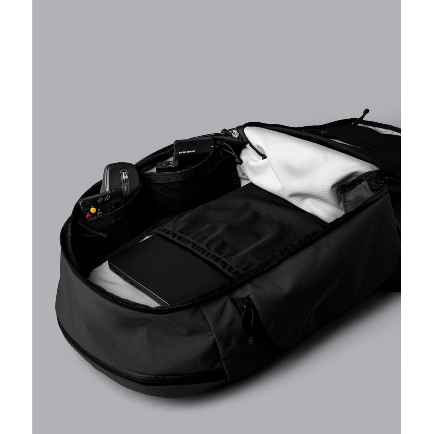 [PRE-ORDER] ALPAKA Traverse Backpack 30L