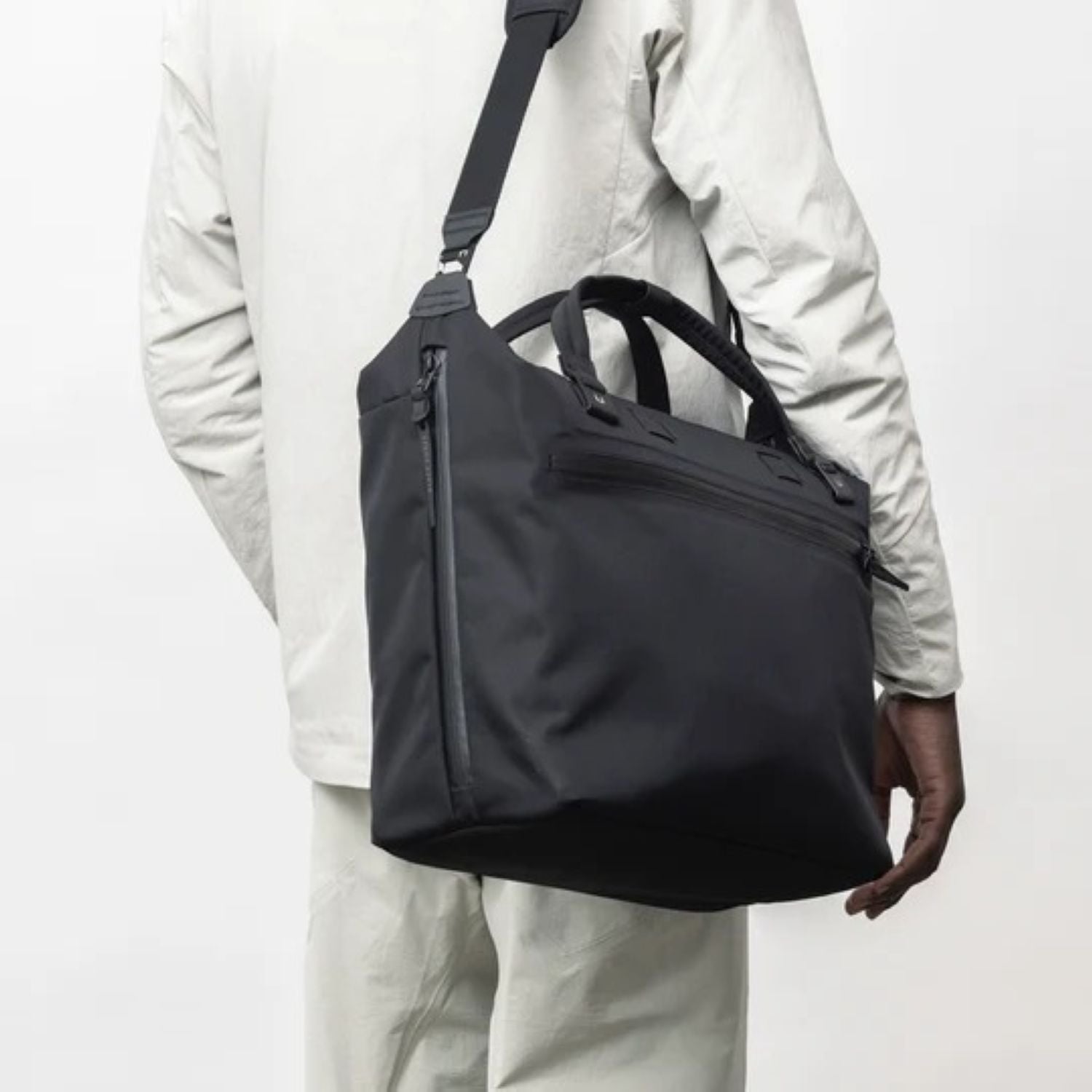 Black Ember Wpt 17" Laptop Tote Embertex Pfas Free 20L