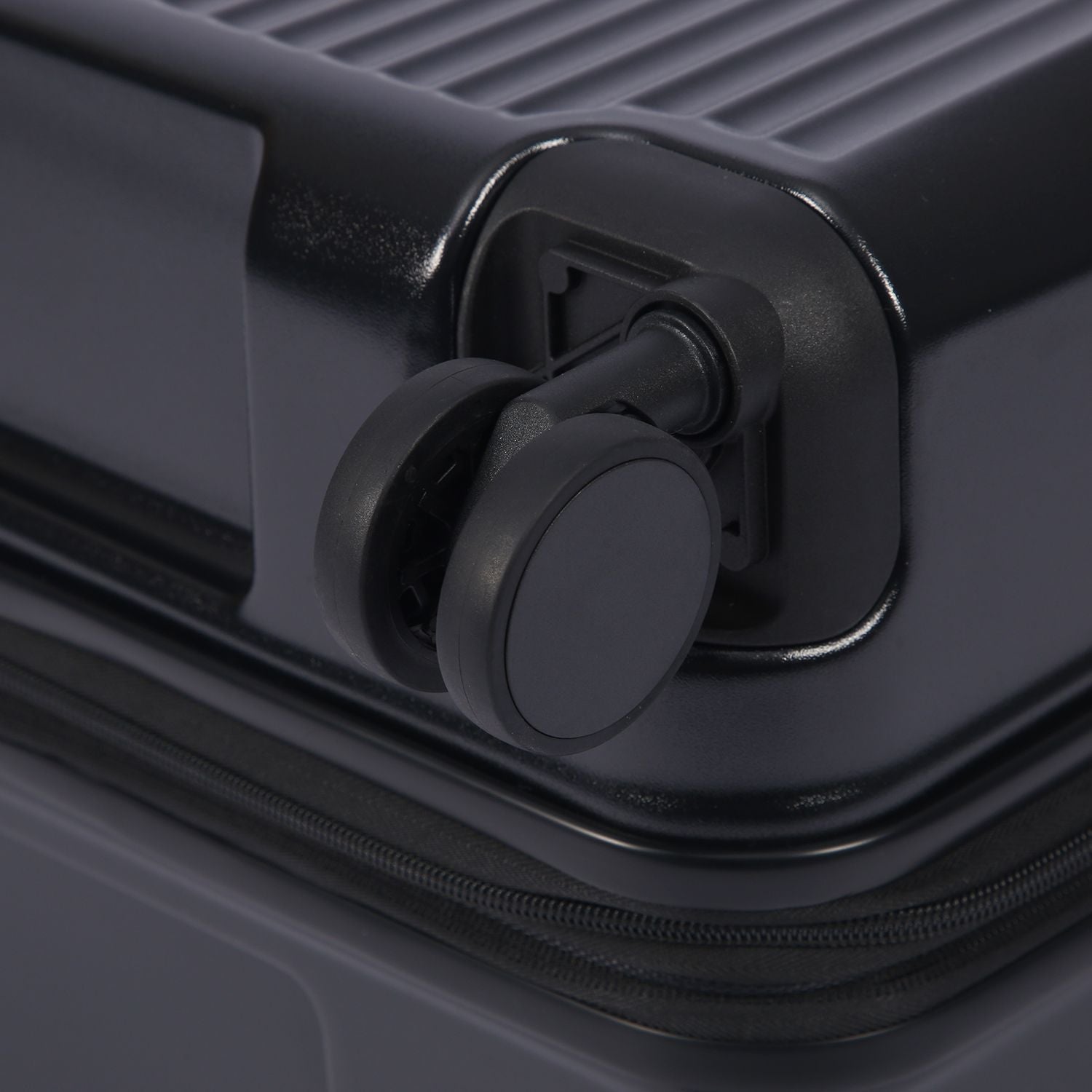 Crossing VIVE Polycarbonate Expandable Medium Luggage V2