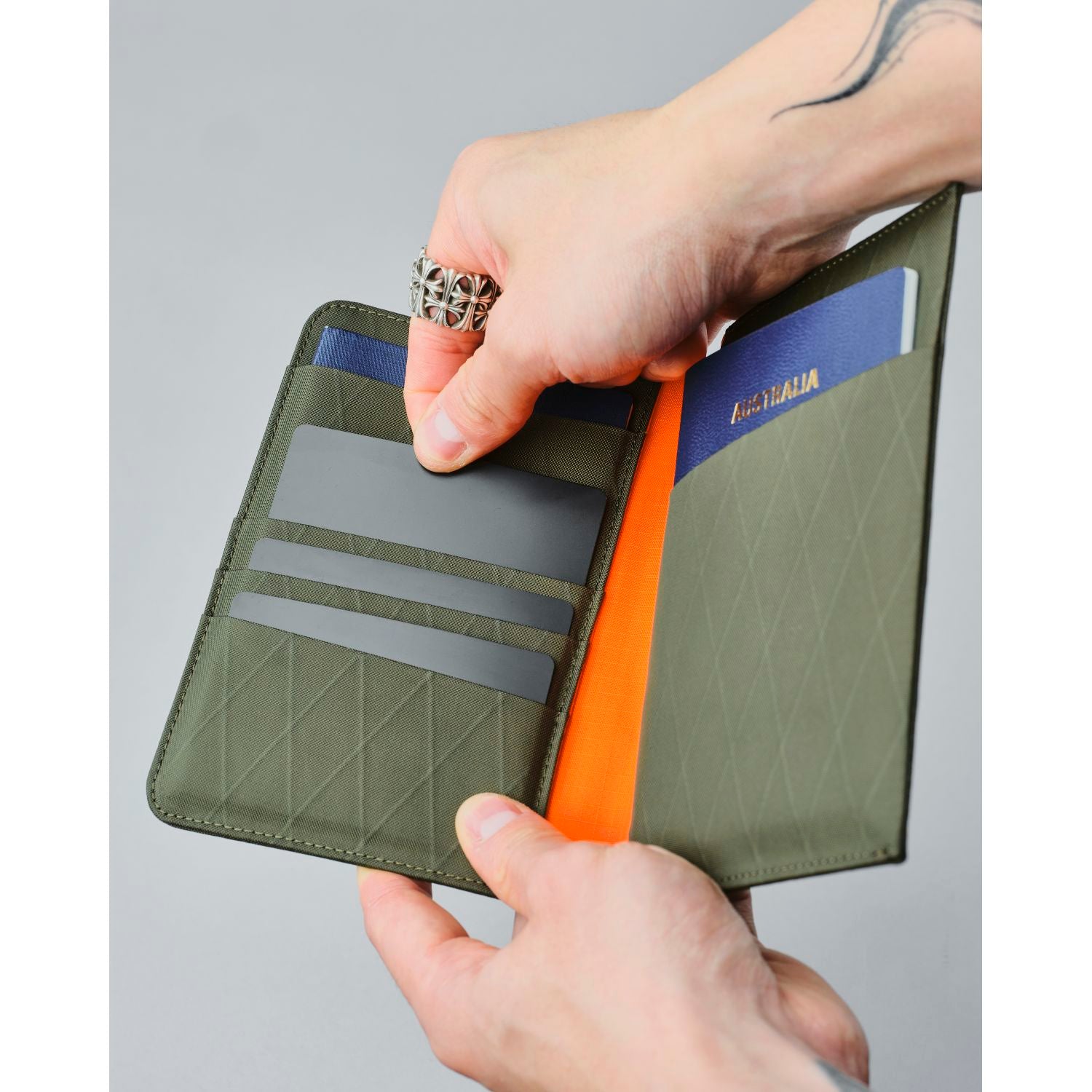 ALPAKA ARK Bifold Passport Wallet X-Pac VX21 | Alpaka Accessories, Bi-fold Wallets, Gifts & Lifestyle, Men's Wallets, Travel Accessories, Wallets | Alpaka-14