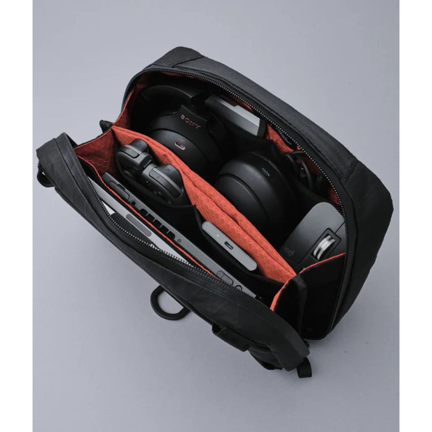 ALPAKA Elements Tech Case Sling Max | Alpaka Elements Tech Case Sling, Alpaka Pouches, Alpaka Slings, Bags, Electronics Cases, For Him, Gifts & Lifestyle, Pouches, Pouches & Crossbody Bags, Sling Bags, Tech Accessories, Travel Accessories | Alpaka-2