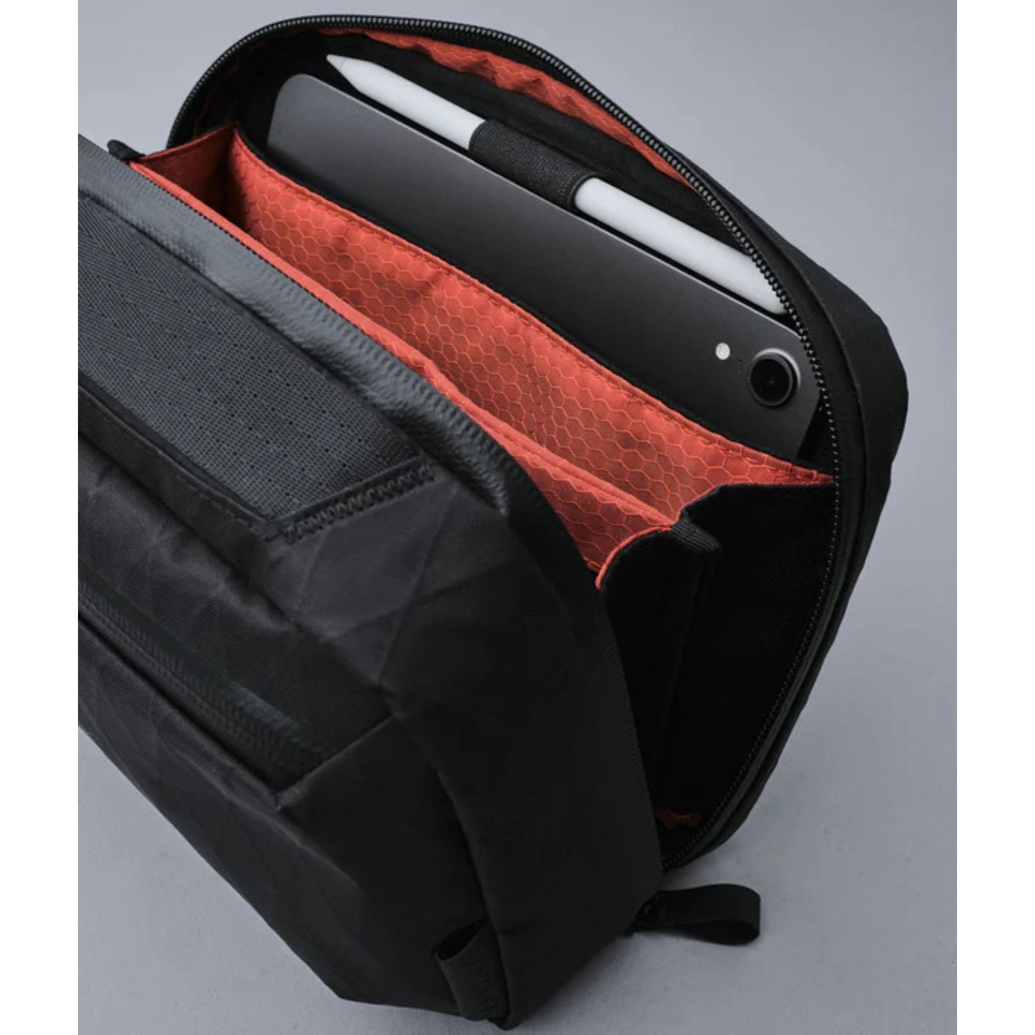 ALPAKA Elements Tech Case Sling Max | Alpaka Elements Tech Case Sling, Alpaka Pouches, Alpaka Slings, Bags, Electronics Cases, For Him, Gifts & Lifestyle, Pouches, Pouches & Crossbody Bags, Sling Bags, Tech Accessories, Travel Accessories | Alpaka-4