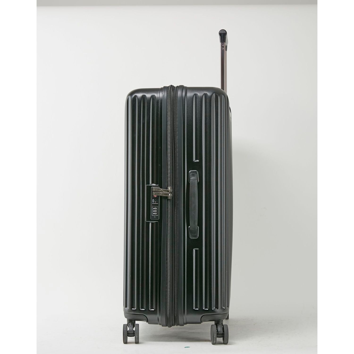 Conwood Pioneer Polycarbonate 24" Expandable Upright Luggage