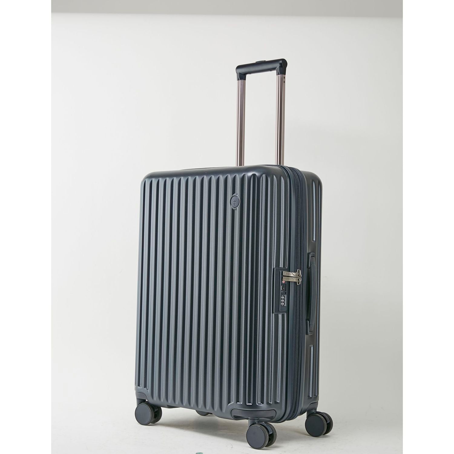 Conwood Pioneer Polycarbonate 24" Expandable Upright Luggage