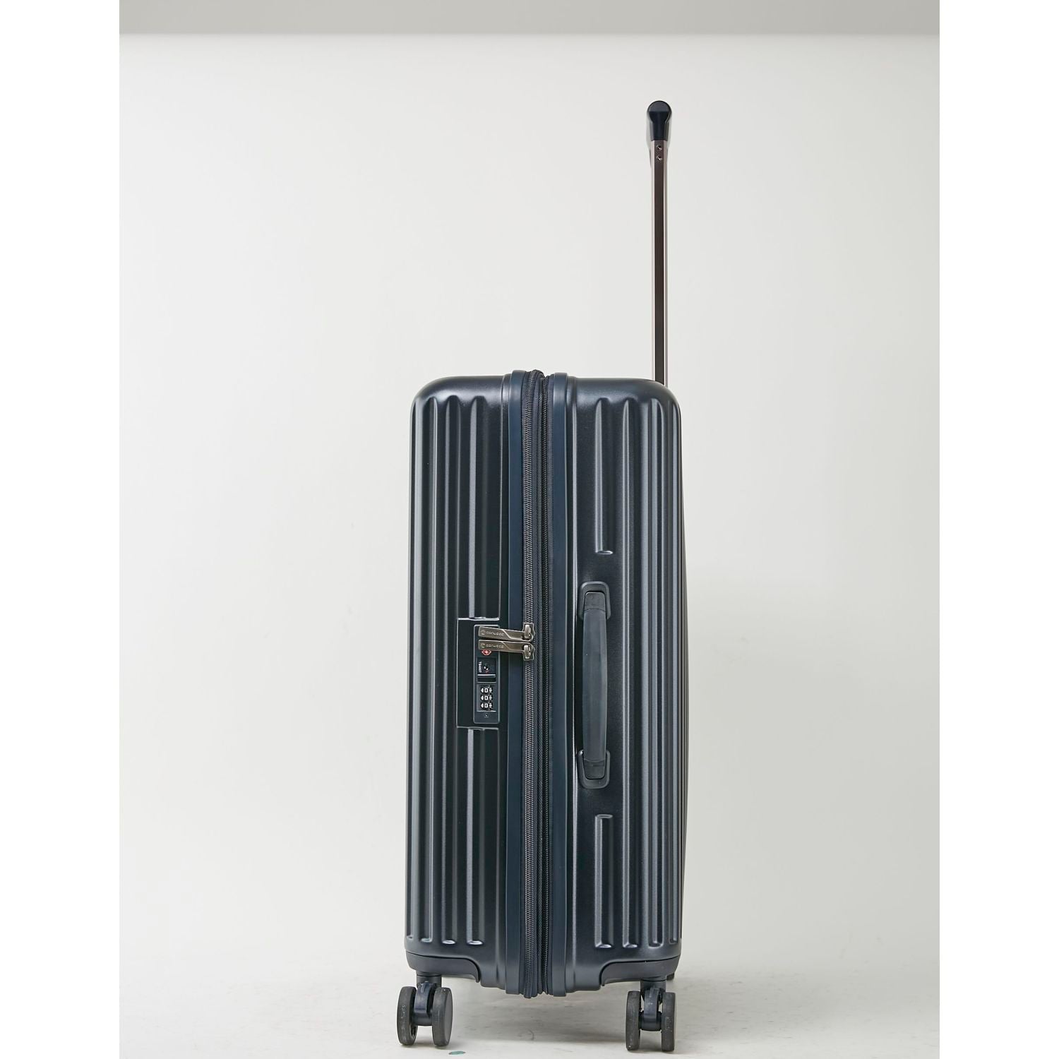 Conwood Pioneer Polycarbonate 24" Expandable Upright Luggage