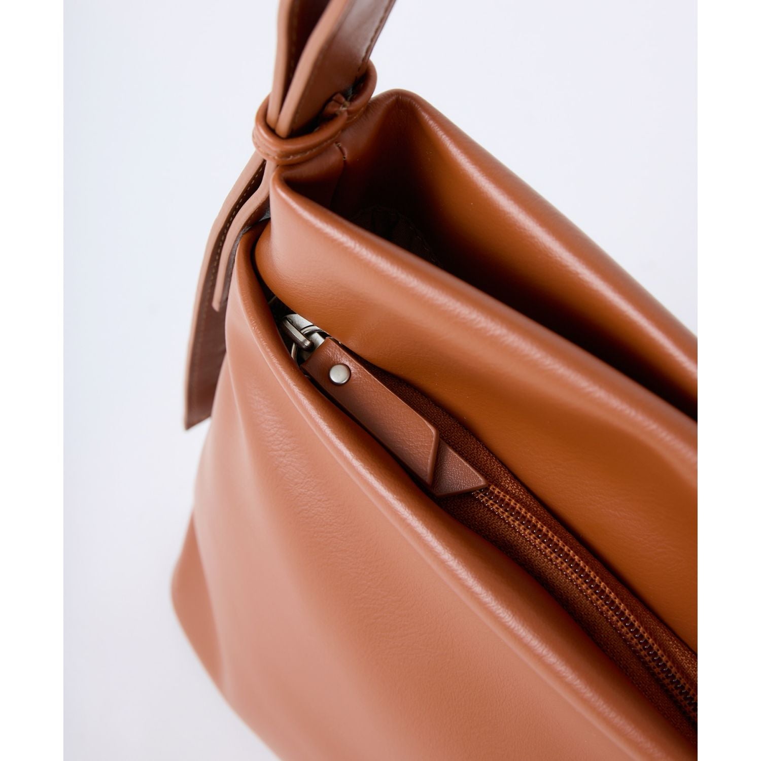 Legato Largo Link Shoulder Bag